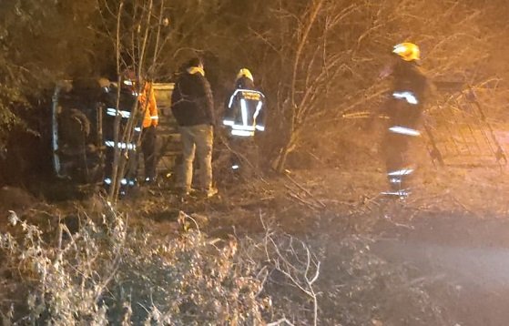 Un joven lesionado tras despistar el vehculo en el que se conduca.