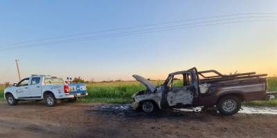 Un camioneta  se incendi en  ruta N 23.