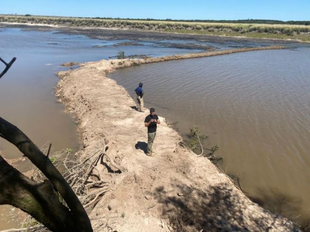 Una arrocera de la firma Schmukler S.A.sera la causante de la falta de agua en el ro Miriay,