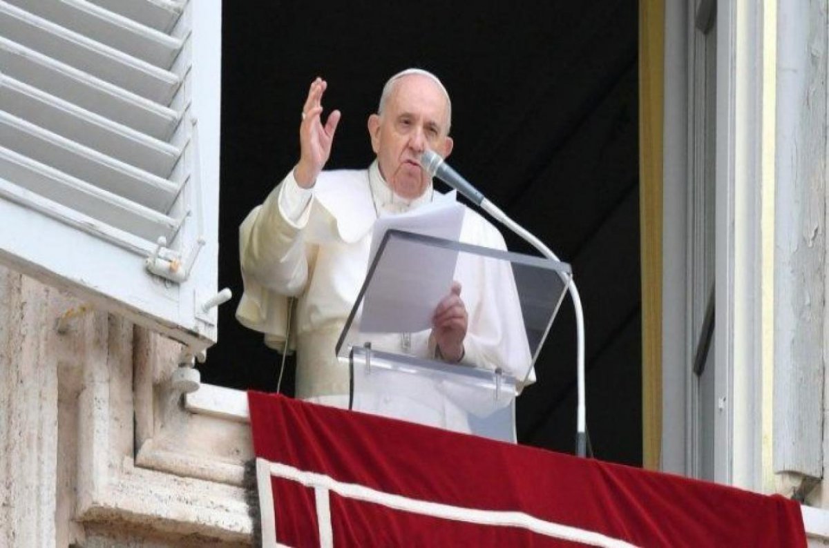 El Papa Francisco permanecer internado por una infeccin pulmonar.