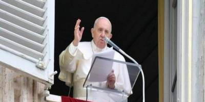 El Papa Francisco permanecer internado por una infeccin pulmonar.