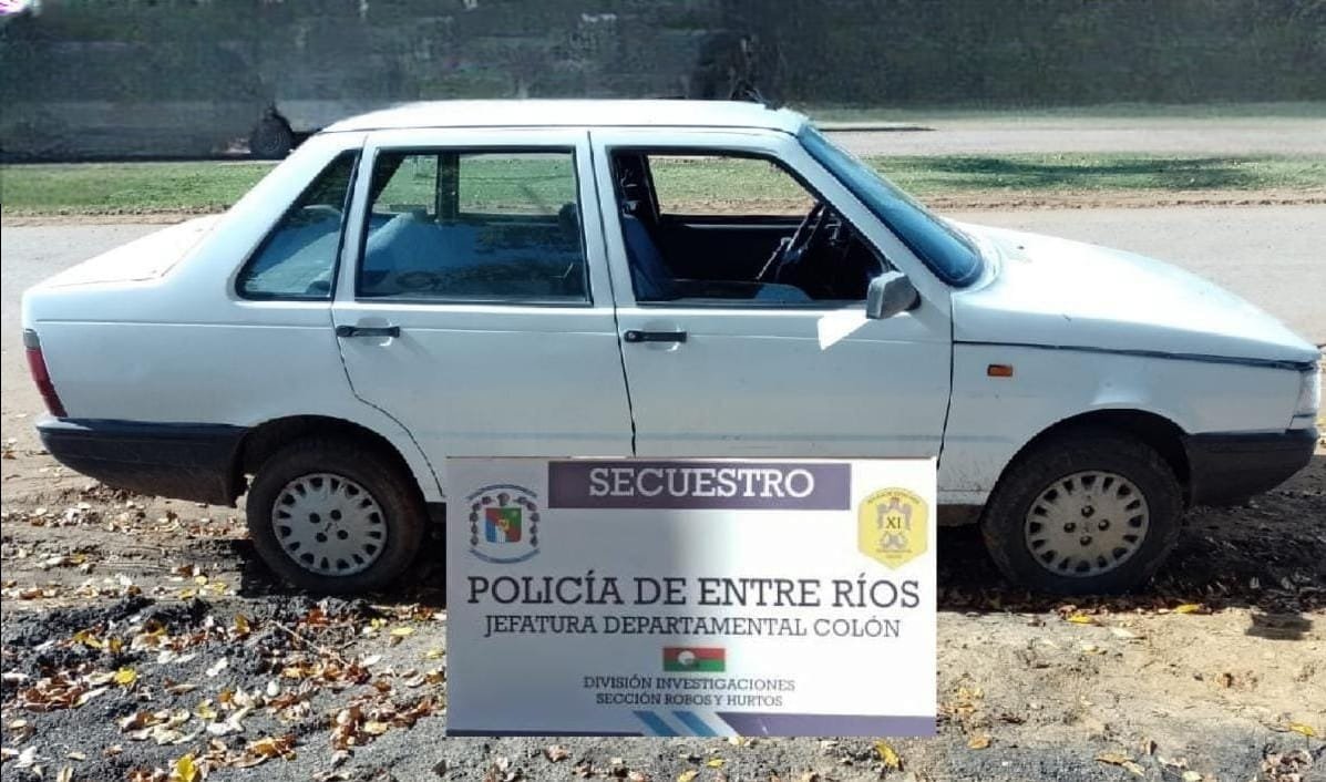 Un automvil fue secuestrado por presentar anomalas. 