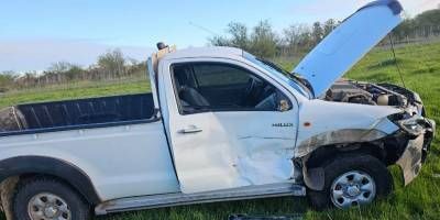 Fuerte impacto entre dos camioneta en ruta 23.