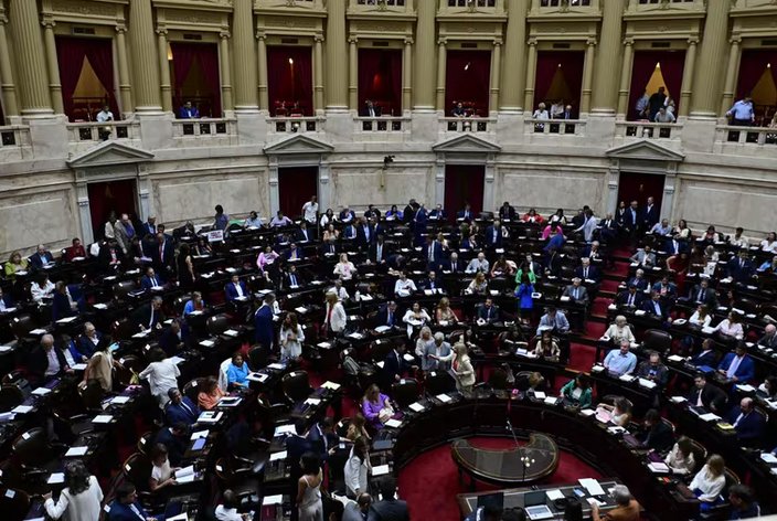 Los senadores se aumentaron la dieta, ganarn $9 millones por mes.