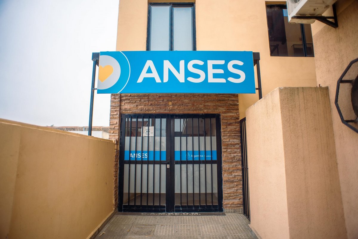 ANSES reabre sus oficinas en San Salvador.