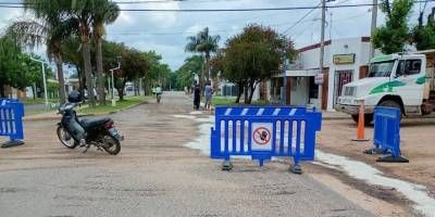 Derrame de combustible en una estacin de servicio local.