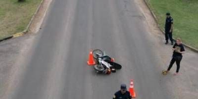 Un motociclista result herido tras chocar contra un acoplado en Travesa Urbana.