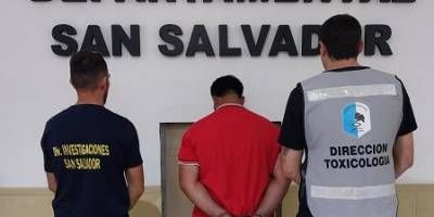 Un pasajero fue detenido en la terminal por transportar cocana.