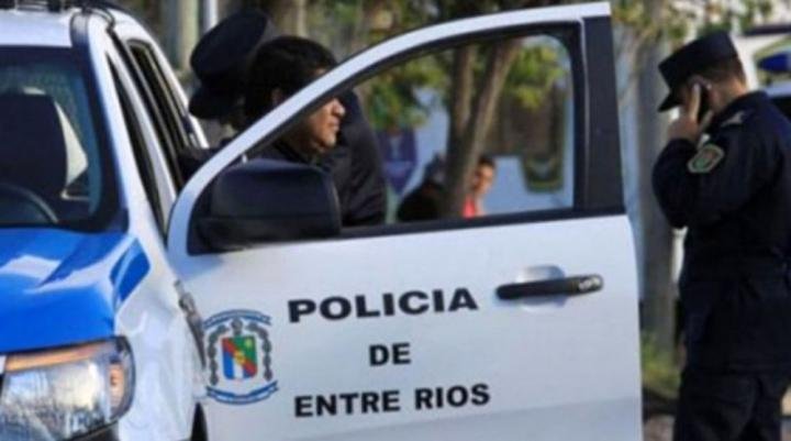 Un hombre result herido con un arma corto punzante.