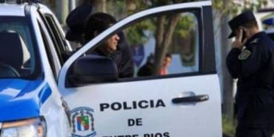 Un hombre result herido con un arma corto punzante.