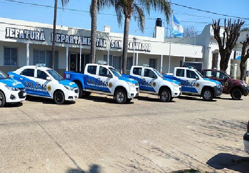Intentó robar y fue detenido por personal policial. Intentó robar y fue detenido por personal policial.