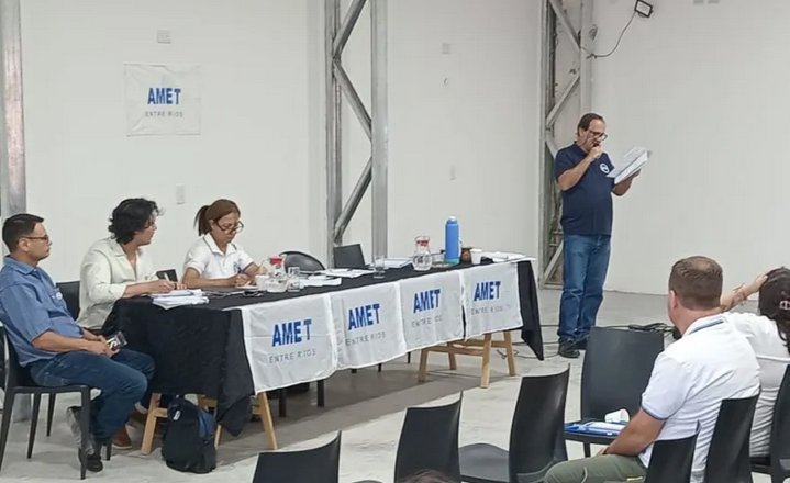 AMET Entre R铆os resolvi贸 continuar en el Frente Sindical y no descarta un paro de 24 horas AMET Entre R铆os resolvi贸 continuar en el Frente Sindical y no descarta un paro de 24 horas