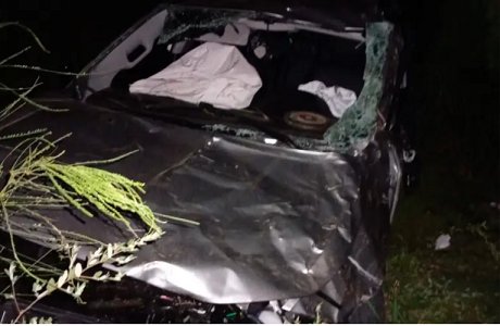 Camioneta chocó contra un guardarraÃl y cayó debajo de un puente en Concordia. Camioneta chocó contra un guardarraÃl y cayó debajo de un puente en Concordia.