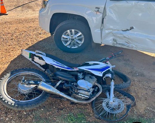 Un menor result贸 con lesiones graves al chocar una moto con una camioneta. Un menor result贸 con lesiones graves al chocar una moto con una camioneta.