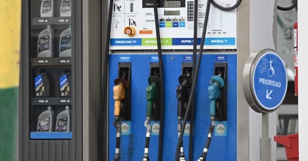 Los precios de los combustibles en YPF: "En lo que va del mes aumentaron entre un 6% y 8%" Los precios de los combustibles en YPF: "En lo que va del mes aumentaron entre un 6% y 8%"