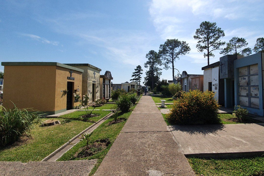 Da帽os y robo en el cementerio de San Salvador. Da帽os y robo en el cementerio de San Salvador.