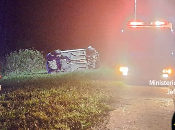 Despiste y vuelco en la Ruta 14, el conductor resultó con lesiones graves. Despiste y vuelco en la Ruta 14, el conductor resultó con lesiones graves.
