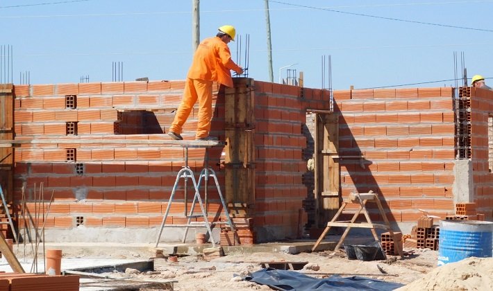 Avanzan a buen ritmo las 48 viviendas en San Salvador. Avanzan a buen ritmo las 48 viviendas en San Salvador.