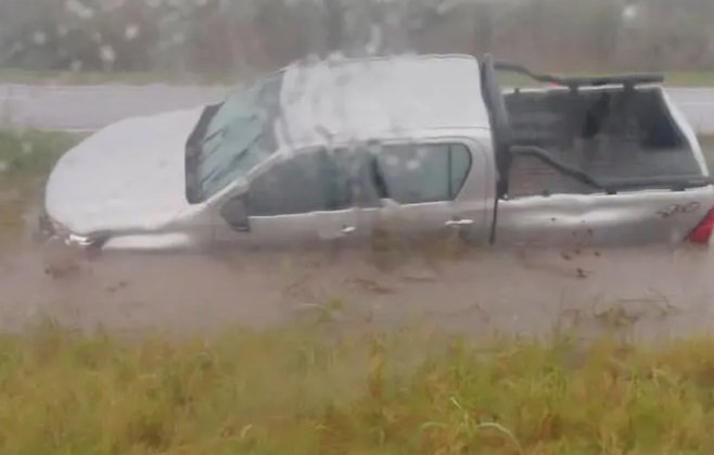 Perdi贸 el control por un espejo de agua en la ruta 18. Perdi贸 el control por un espejo de agua en la ruta 18.