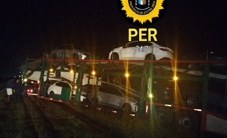 Otro cami贸n qued贸 atascado en la banquina de ruta 18. Otro cami贸n qued贸 atascado en la banquina de ruta 18.