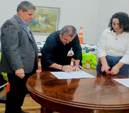 Se entreg贸 c谩maras, equipamiento de seguridad y cascos al municipio de Gral. Campos. Se entreg贸 c谩maras, equipamiento de seguridad y cascos al municipio de Gral. Campos.