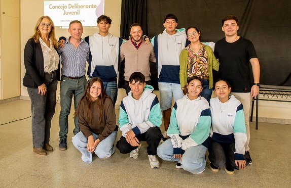 Charlas de capacitaci贸n en instituciones educativas" Concejo Deliberante Juvenil". Charlas de capacitaci贸n en instituciones educativas" Concejo Deliberante Juvenil".