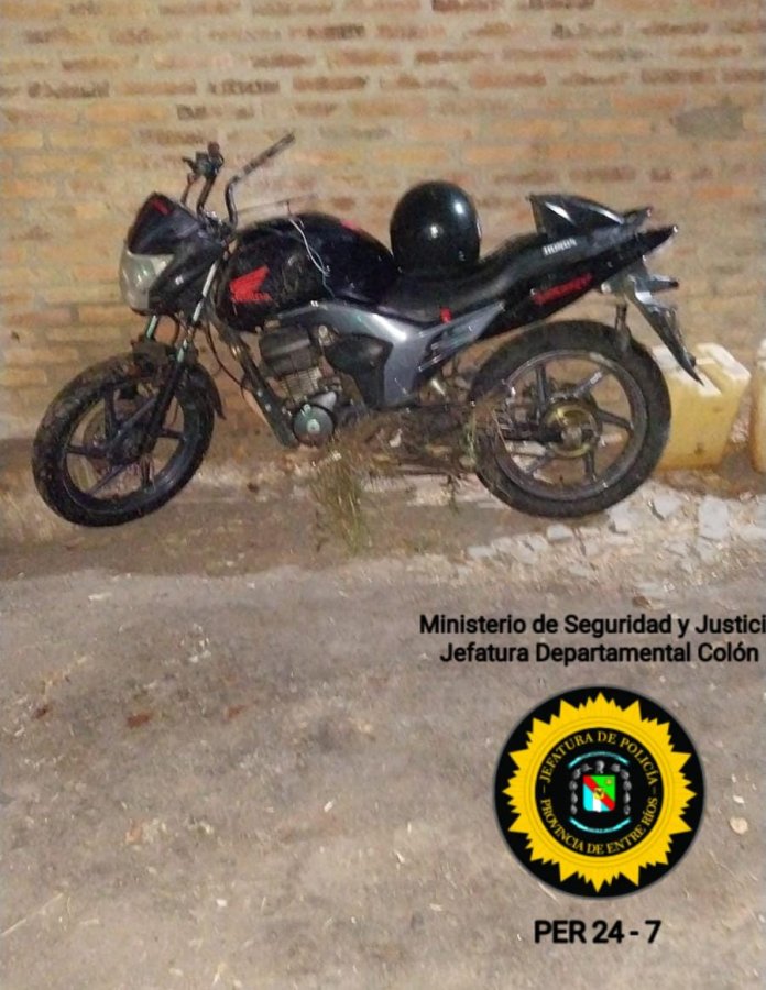 Un hombre sufrio heridas graves tras despistar con su moto en ruta 23. Un hombre sufrio heridas graves tras despistar con su moto en ruta 23.