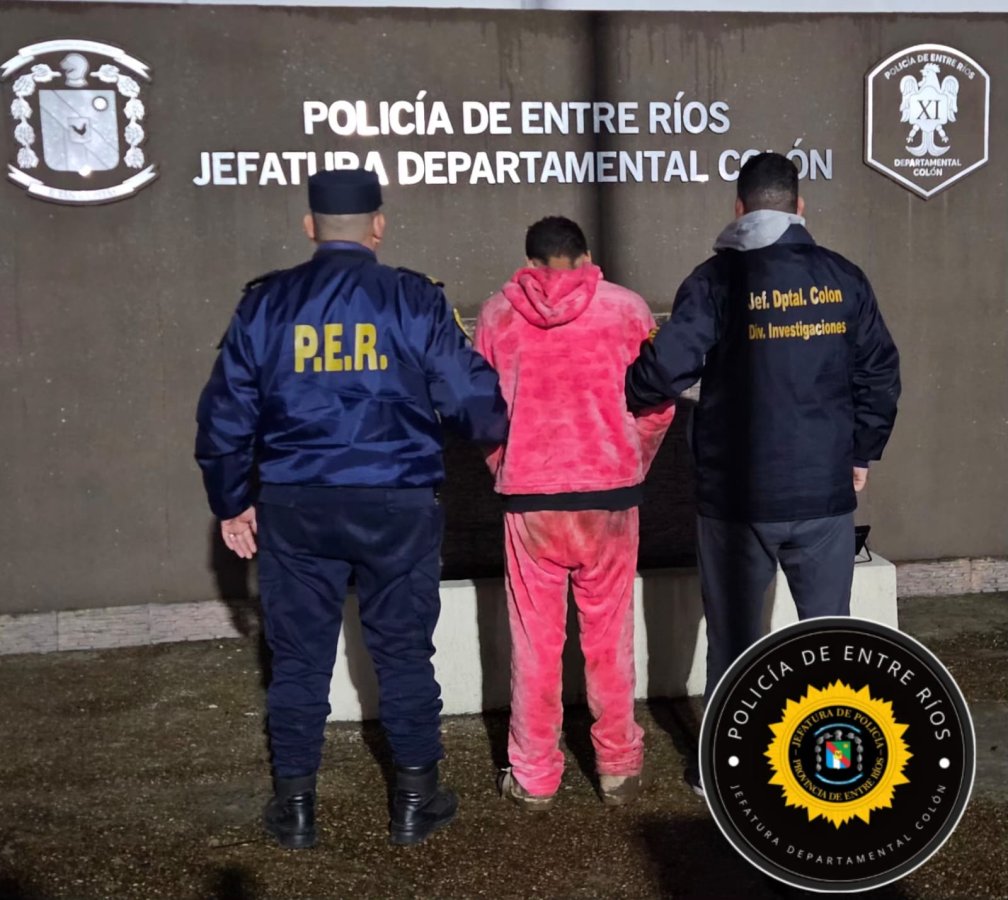 Detuvieron a un hombre con pedido de captura en Col贸n. Detuvieron a un hombre con pedido de captura en Col贸n.