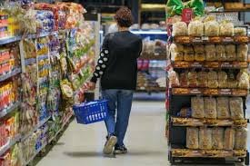 Una familia tipo necesitó en mayo $1.498.741 por mes para no ser pobre. Una familia tipo necesitó en mayo $1.498.741 por mes para no ser pobre.