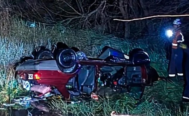 Tragedia en ruta 9: tres entrerrianos murieron al caer con su auto al agua. Tragedia en ruta 9: tres entrerrianos murieron al caer con su auto al agua.