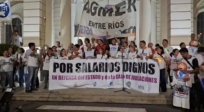 AGMER lleva adelante el s茅ptimo paro docente: reclaman mejoras salariales y rechazan la reforma previsional AGMER lleva adelante el s茅ptimo paro docente: reclaman mejoras salariales y rechazan la reforma previsional