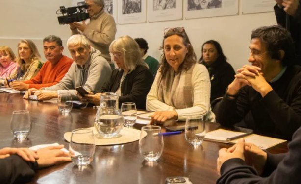 AGMER rechaz贸 por 鈥渆scasa鈥 la propuesta salarial del Gobierno provincial. AGMER rechaz贸 por 鈥渆scasa鈥 la propuesta salarial del Gobierno provincial.