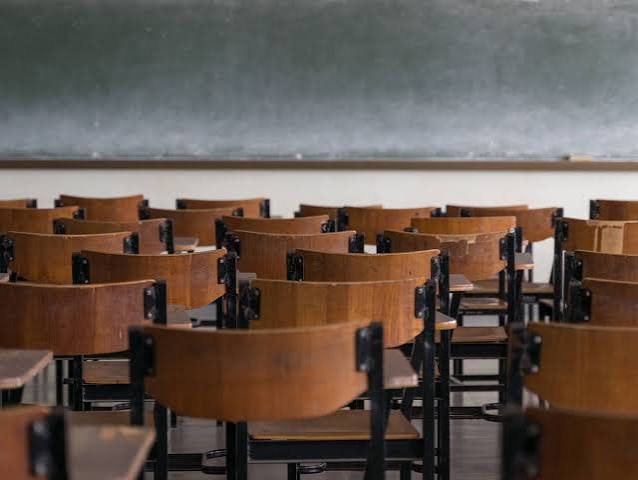 Sin clases tras el receso: docentes realizan un paro de 24 horas. Sin clases tras el receso: docentes realizan un paro de 24 horas.