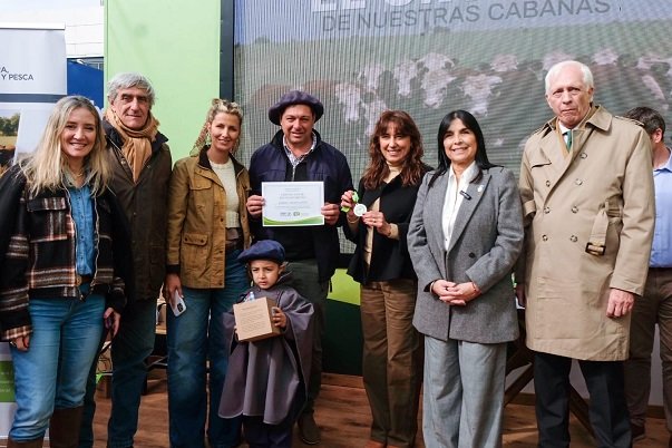 La provincia distingui贸 a productores entrerrianos por el desarrollo y mejora gen茅tica de sus animales. La provincia distingui贸 a productores entrerrianos por el desarrollo y mejora gen茅tica de sus animales.
