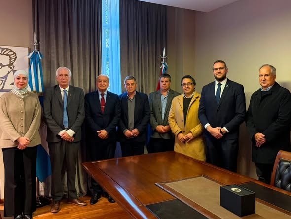 Mendelovich y Zamb贸n participaron de una reuni贸n con el embajador de Argelia en Argentina, Lotfi Sebouai. Mendelovich y Zamb贸n participaron de una reuni贸n con el embajador de Argelia en Argentina, Lotfi Sebouai.