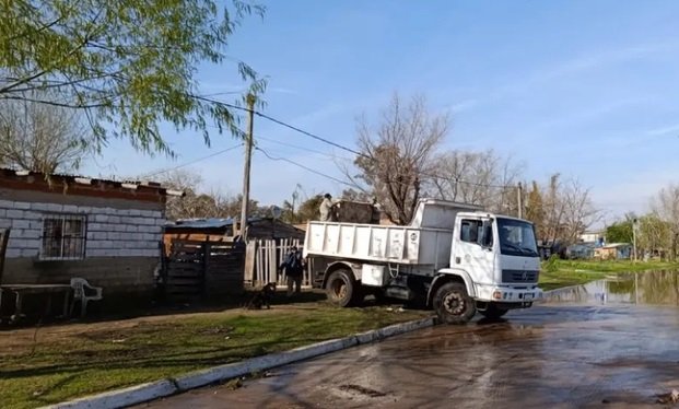 Por la crecida del r铆o Uruguay, comenz贸 la evacuaci贸n de familias en Concordia. Por la crecida del r铆o Uruguay, comenz贸 la evacuaci贸n de familias en Concordia.