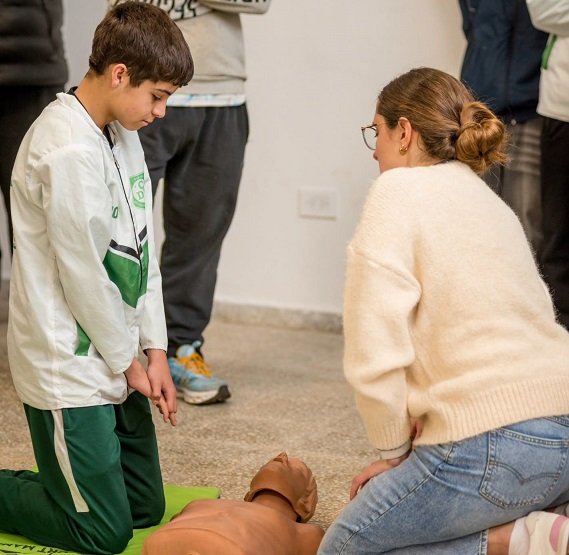 Aprender para actuar: puede salvar vida haciendo RCP. Aprender para actuar: puede salvar vida haciendo RCP.