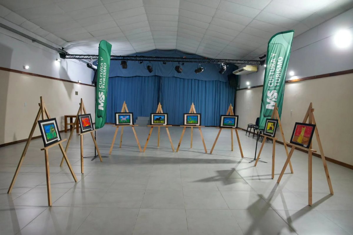 El arte también es una forma de compartir y participar . El arte también es una forma de compartir y participar .