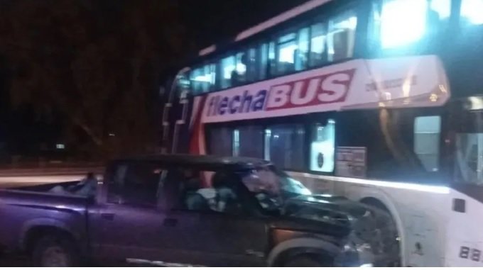 Chocaron una camioneta y un colectivo en Villaguay: dos personas fueron hospitalizadas con lesiones Chocaron una camioneta y un colectivo en Villaguay: dos personas fueron hospitalizadas con lesiones