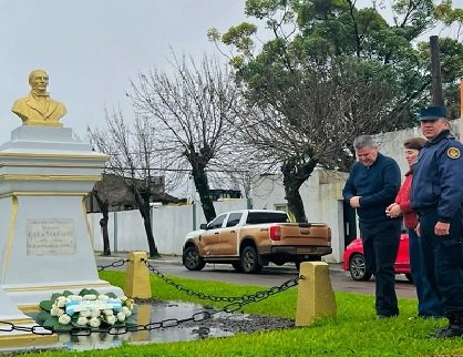 Autoridades de Gral. Campos homenajearon al Padre de la Patria. Autoridades de Gral. Campos homenajearon al Padre de la Patria.