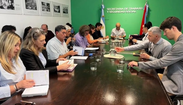 Docentes rechazaron la propuesta salarial. Docentes rechazaron la propuesta salarial.