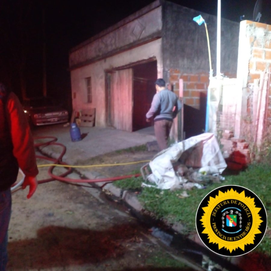 Un desperfecto en una heladera provocó el incendio en una vivienda de Jubileo. Un desperfecto en una heladera provocó el incendio en una vivienda de Jubileo.