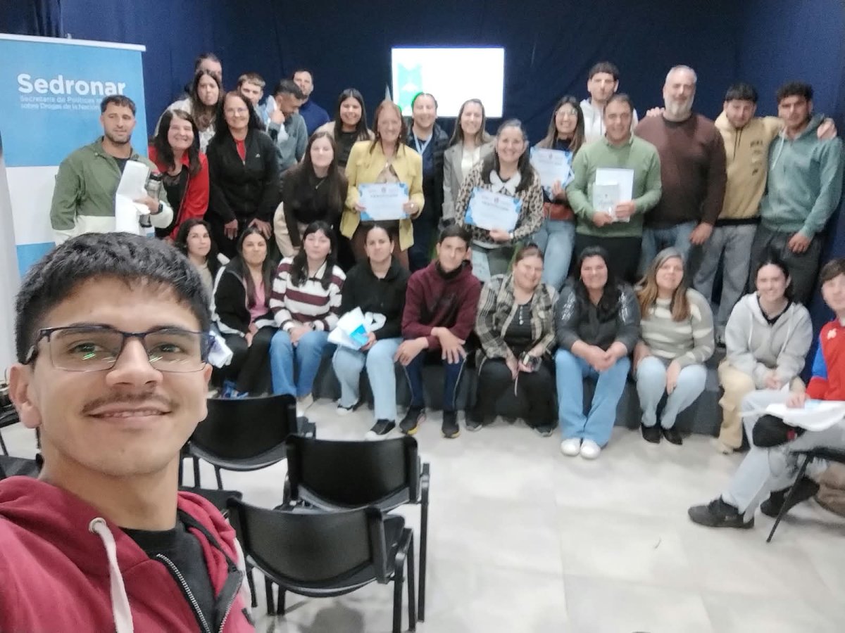 Charla sobre consumo problemático en General Campos. Charla sobre consumo problemático en General Campos.