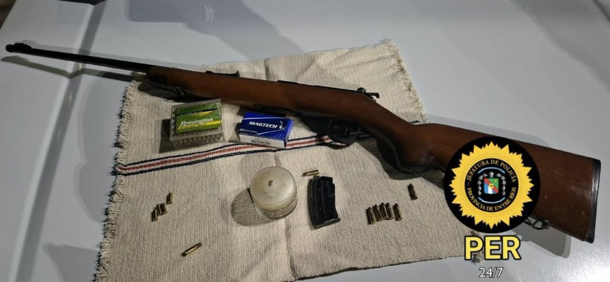 Secuestraron arma de fuego en la vía publica. Secuestraron arma de fuego en la vía publica.