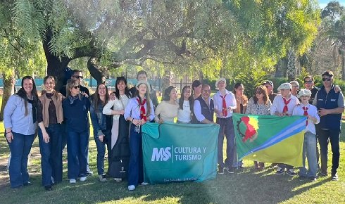 Alumnos del Colegio "El Redentor" obtuvieron el 1er puesto en los Juegos Culturales Entrerrianos. Alumnos del Colegio "El Redentor" obtuvieron el 1er puesto en los Juegos Culturales Entrerrianos.