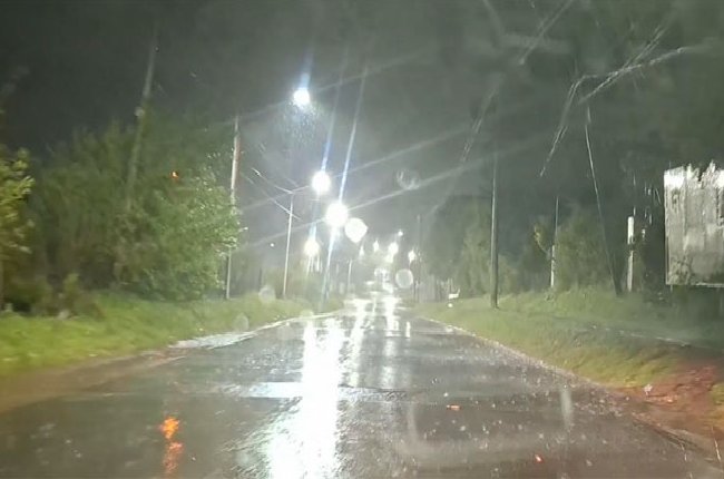 La lluvia superó los 26mm: Intenso temporal se azota sobre Concepción del Uruguay y los bomberos trabajan intensamente. La lluvia superó los 26mm: Intenso temporal se azota sobre Concepción del Uruguay y los bomberos trabajan intensamente.