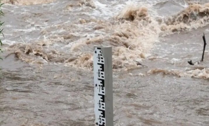El río Uruguay crece, deja decenas de evacuados en el Litoral y El Niño enciende las alarmas por nuevas lluvias. El río Uruguay crece, deja decenas de evacuados en el Litoral y El Niño enciende las alarmas por nuevas lluvias.
