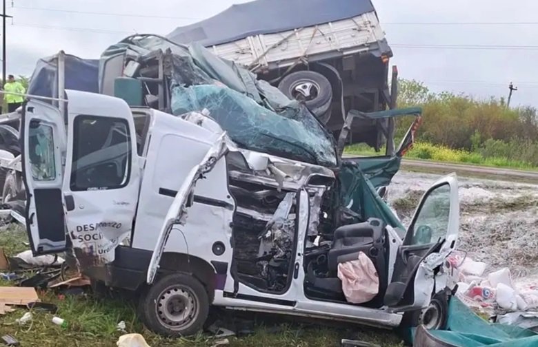 Un joven en tratamiento, su madre y un chofer municipal, las tres víctimas fatales de la tragedia de la ruta 39. Un joven en tratamiento, su madre y un chofer municipal, las tres víctimas fatales de la tragedia de la ruta 39.