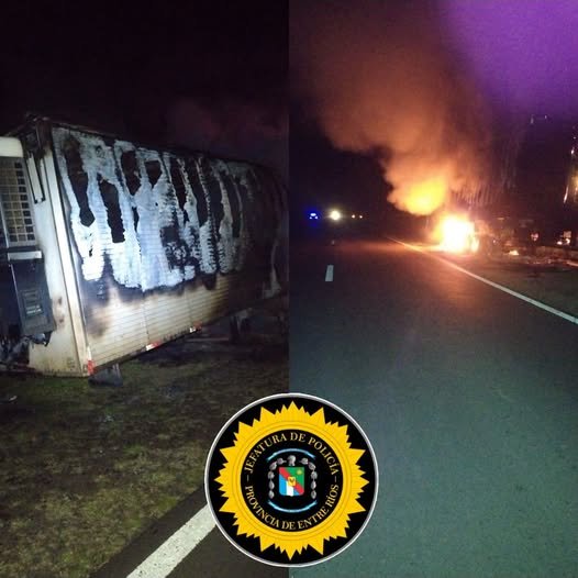 Perdida total al incendiarse un semirremolque. Perdida total al incendiarse un semirremolque.