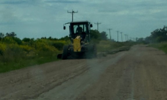 Los productores agropecuarios se han visto obligados a comprar su propia maquinaria para arreglar caminos rurales. Los productores agropecuarios se han visto obligados a comprar su propia maquinaria para arreglar caminos rurales.